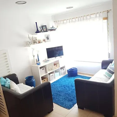 بيت للعطل Casa De Acolhedora/ Cosy House Marinha das Ondas