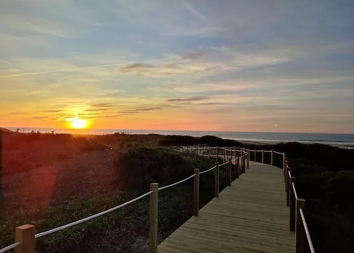 Holiday home Casa De Acolhedora/ Cosy House Marinha das Ondas